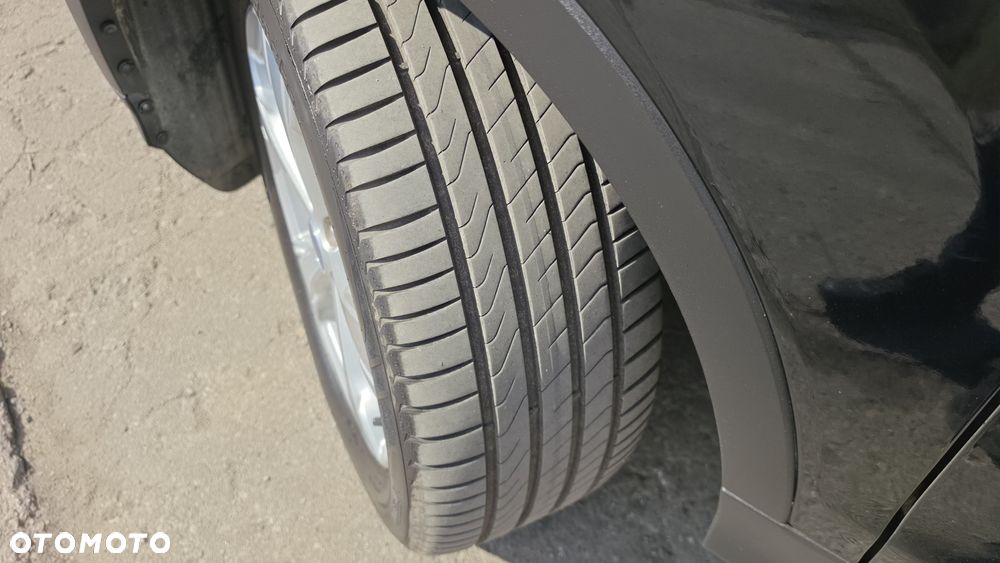 Ford Kuga 2.0 TDCi 2x4 Titanium - 27