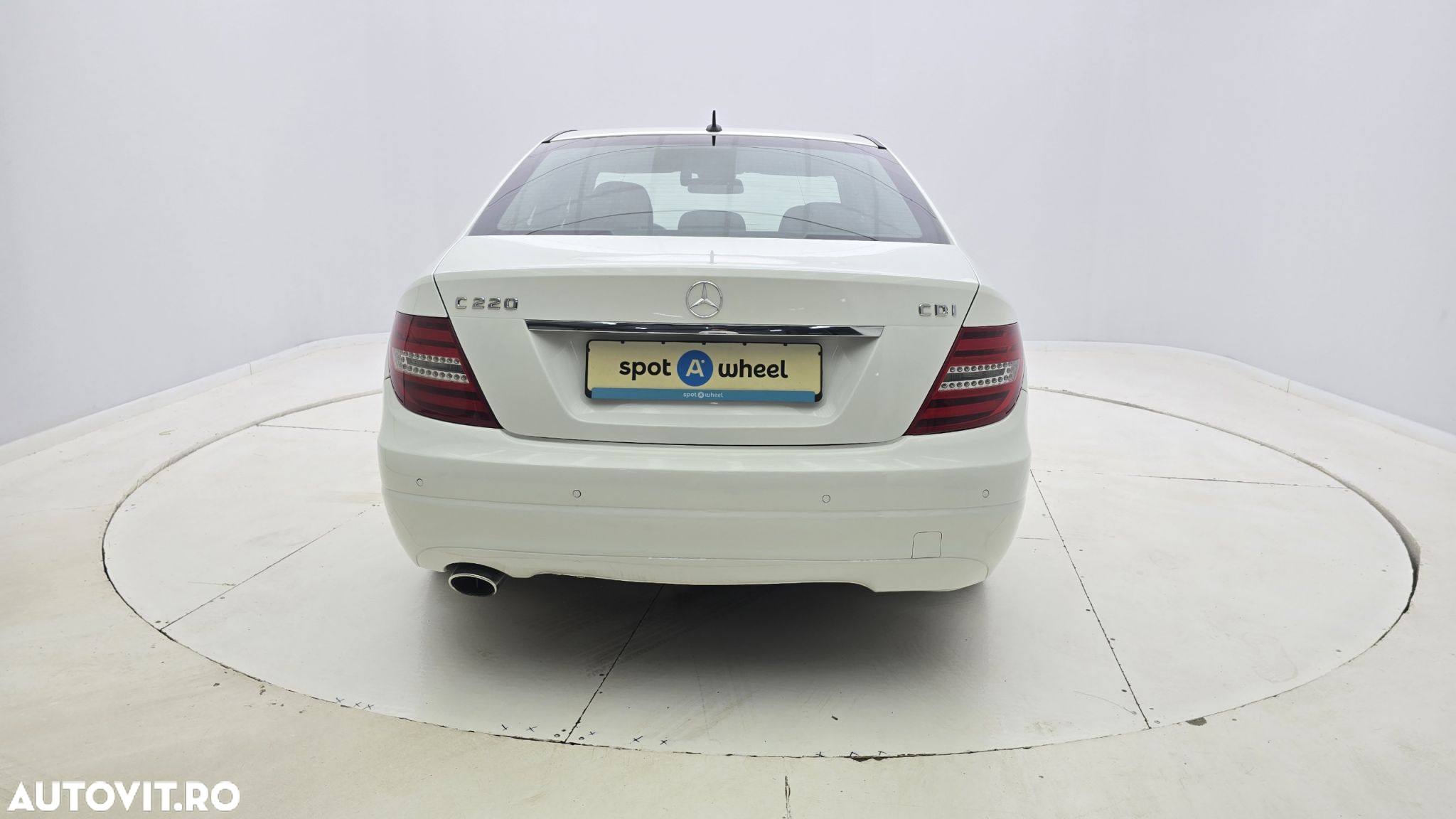 Mercedes-Benz C - 8