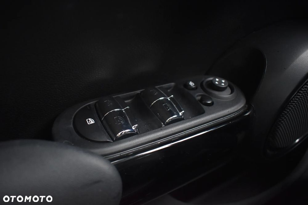 MINI Cooper Standard - 23