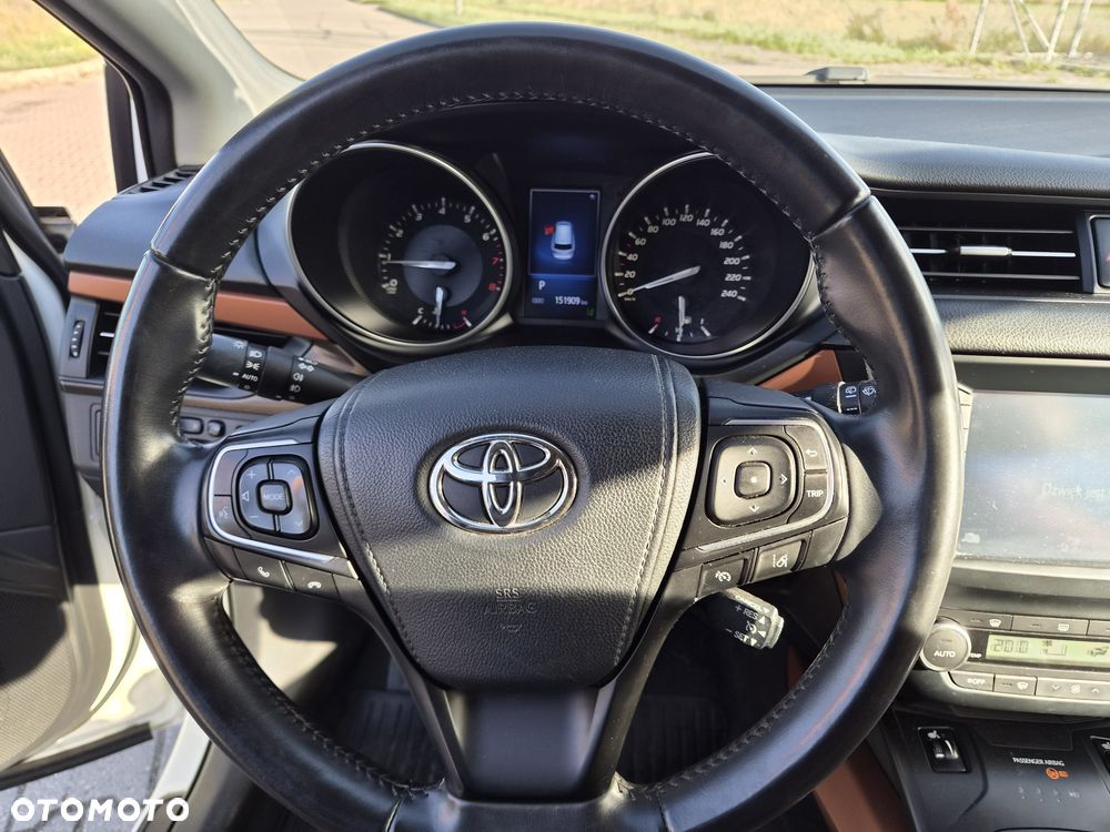 Toyota Avensis - 8