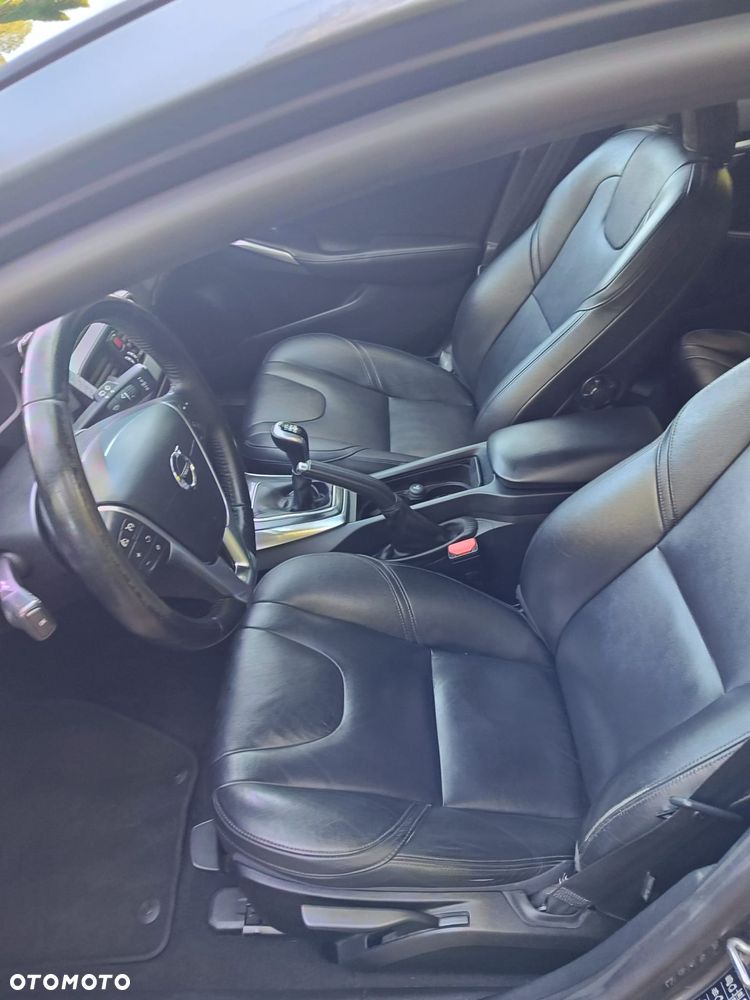 Volvo V40 T3 Drive-E Momentum - 16