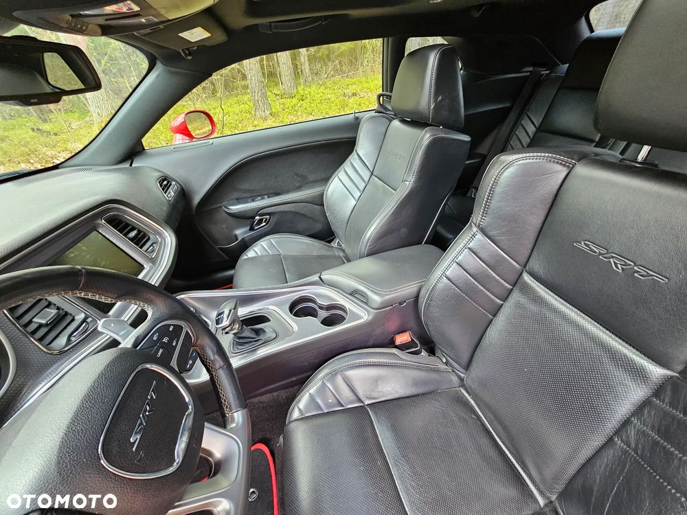 Dodge Challenger - 9