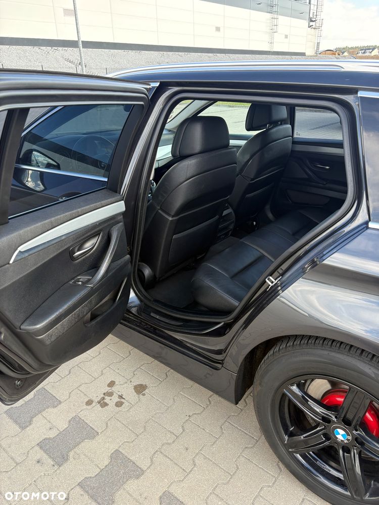 BMW Seria 5 525d xDrive - 15