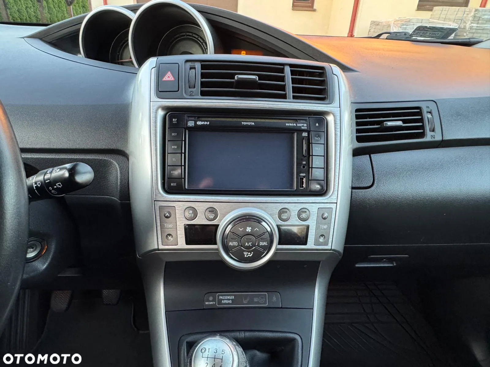 Toyota Verso 2.0 D-4D Premium - 25