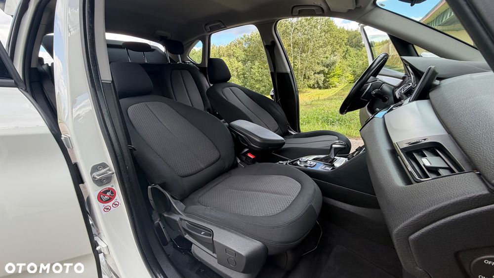 BMW Seria 2 218d - 17
