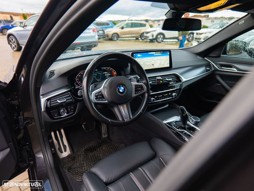 BMW 520 d Pack Desportivo M Auto - 11