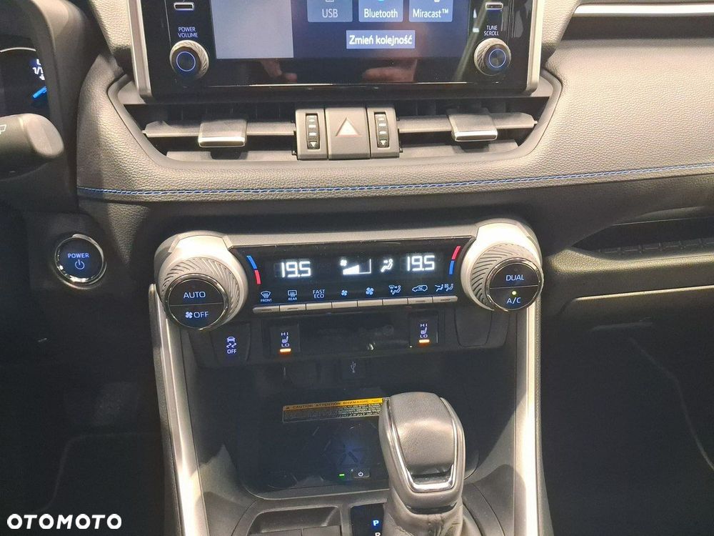 Toyota RAV4 - 24