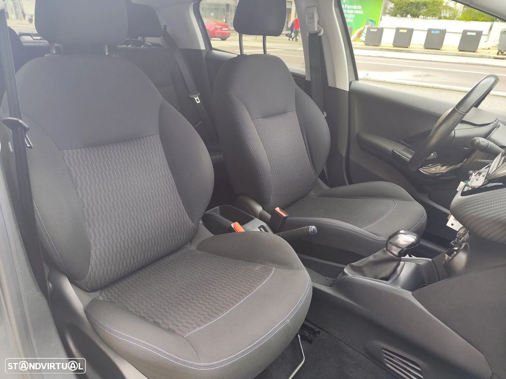 Peugeot 208 1.2 PureTech Style - 13