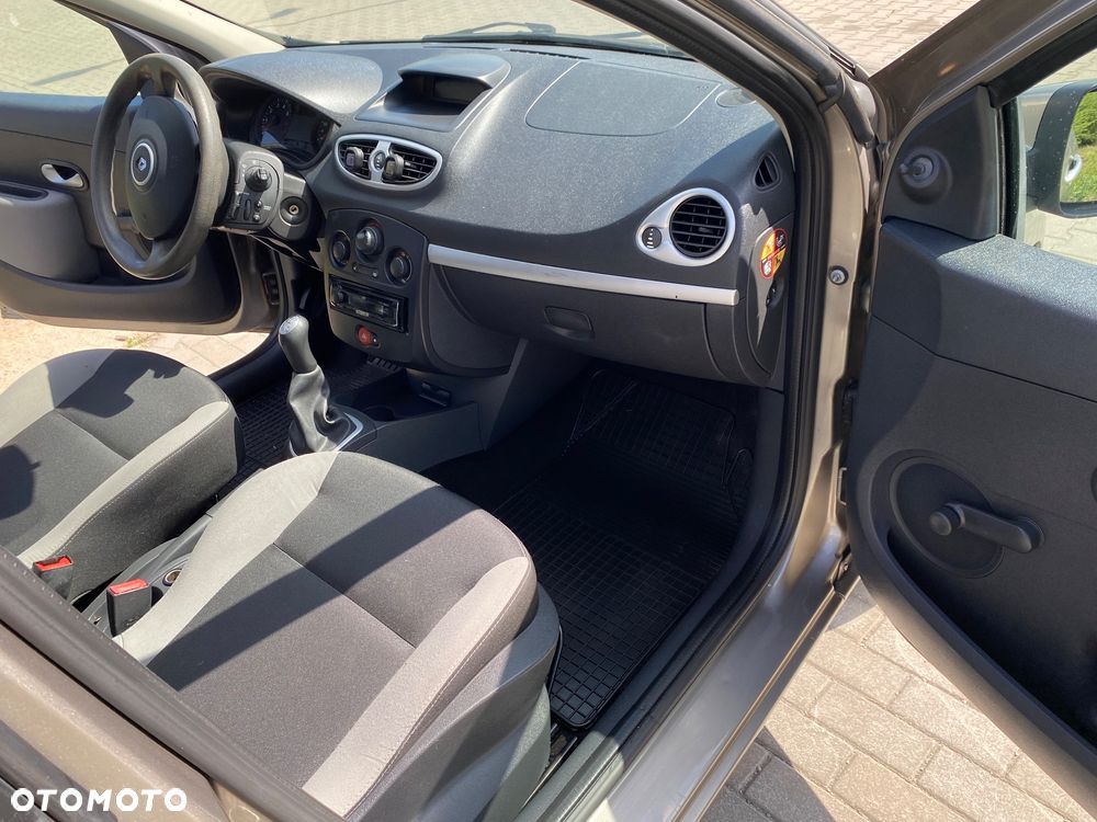 Renault Clio - 7