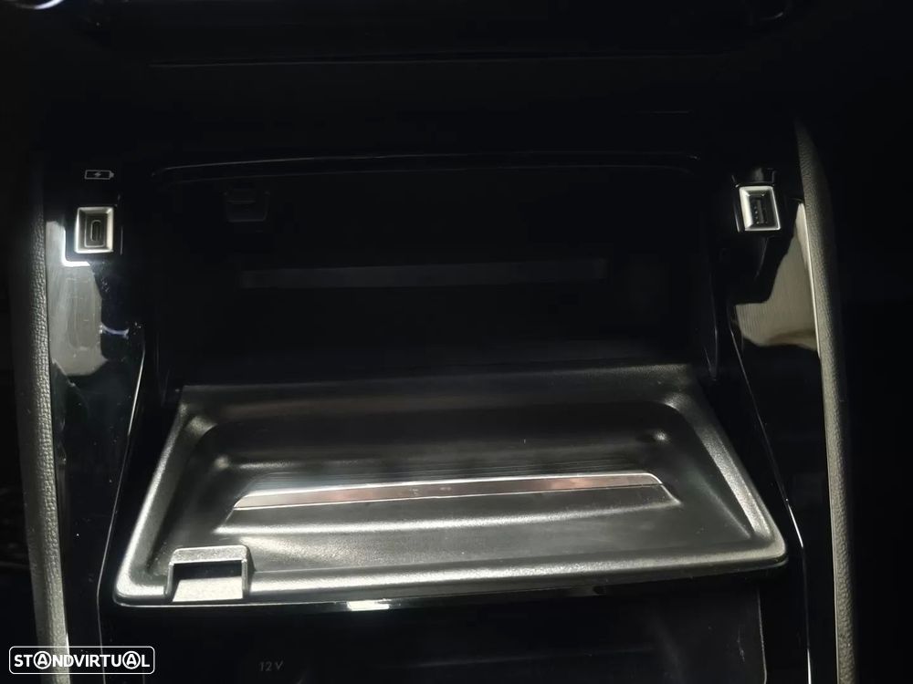 Peugeot 2008 PureTech 130 EAT8 Allure - 20