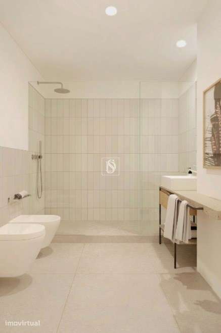 Apartamento T2 Porto c/varanda, garagem e arrecadação - Grande imagem: 4/11