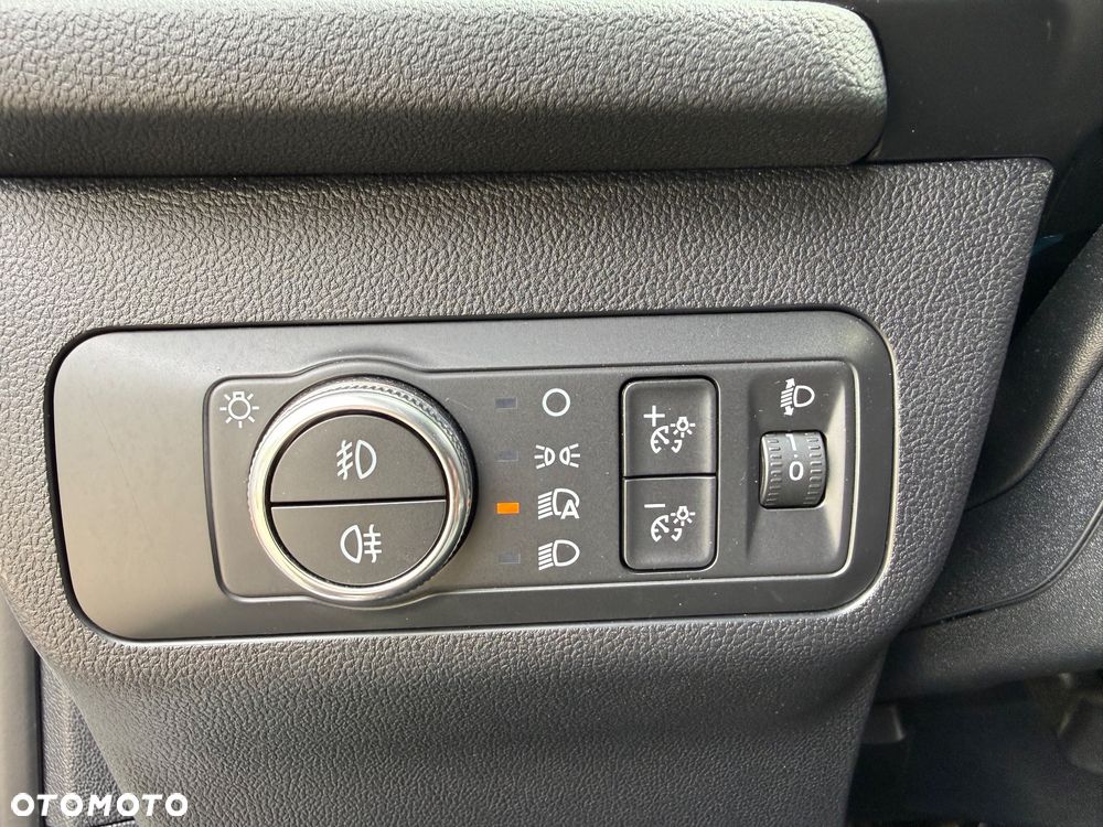 Ford Kuga 2.0 EcoBlue Hybrid ST-LINE X - 32