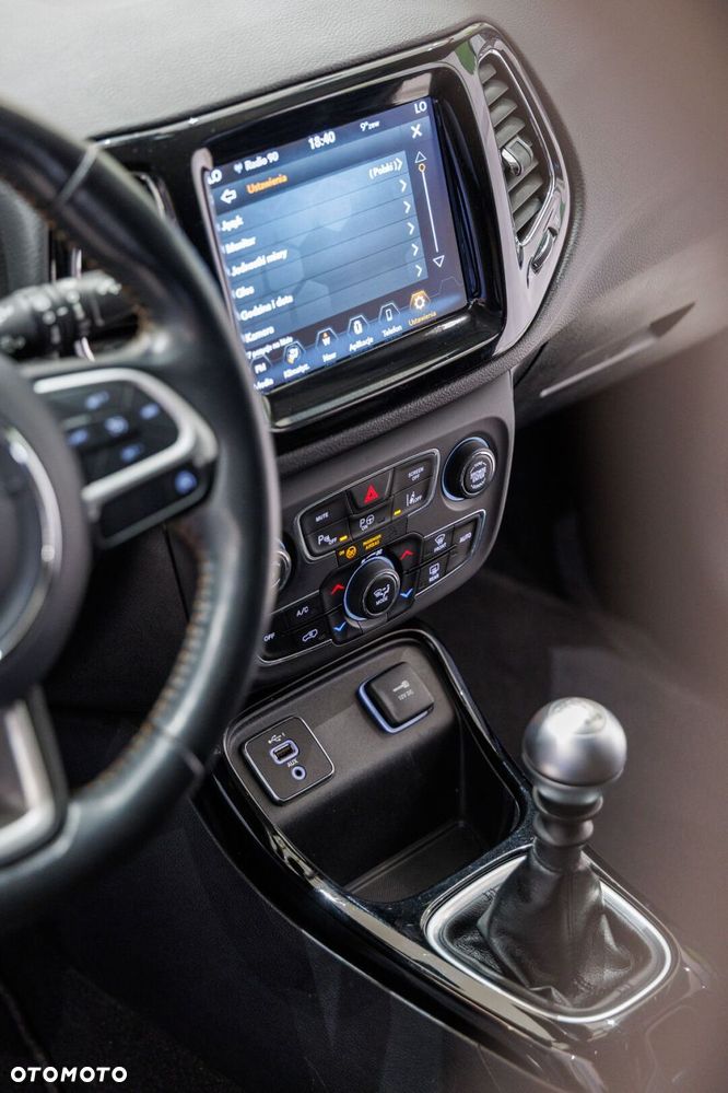 Jeep Compass 1.4 TMair Sport FWD S&S - 32