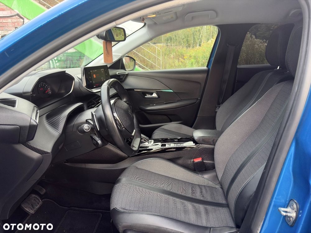 Peugeot 208 - 18