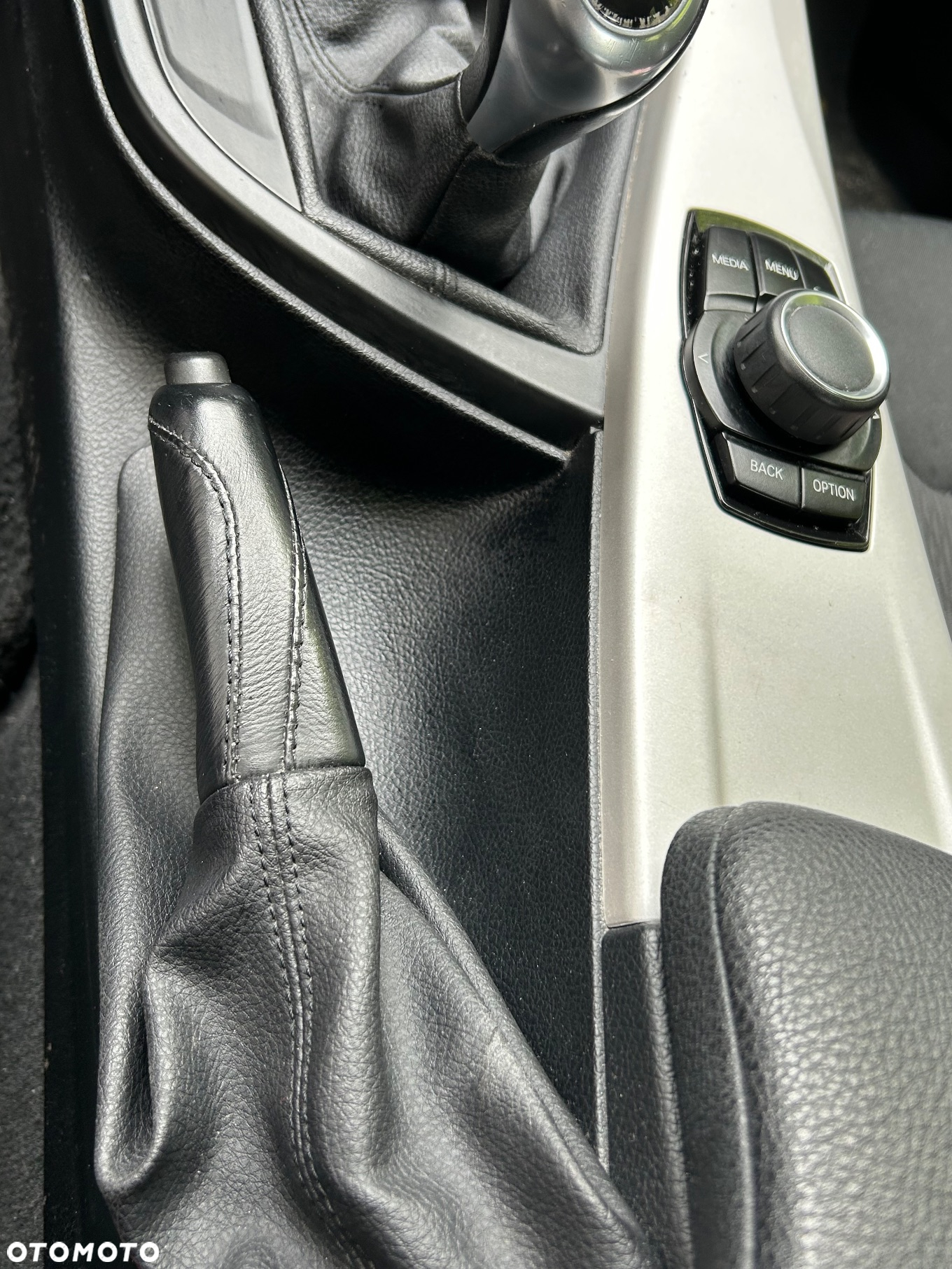 BMW Seria 3 318d - 14