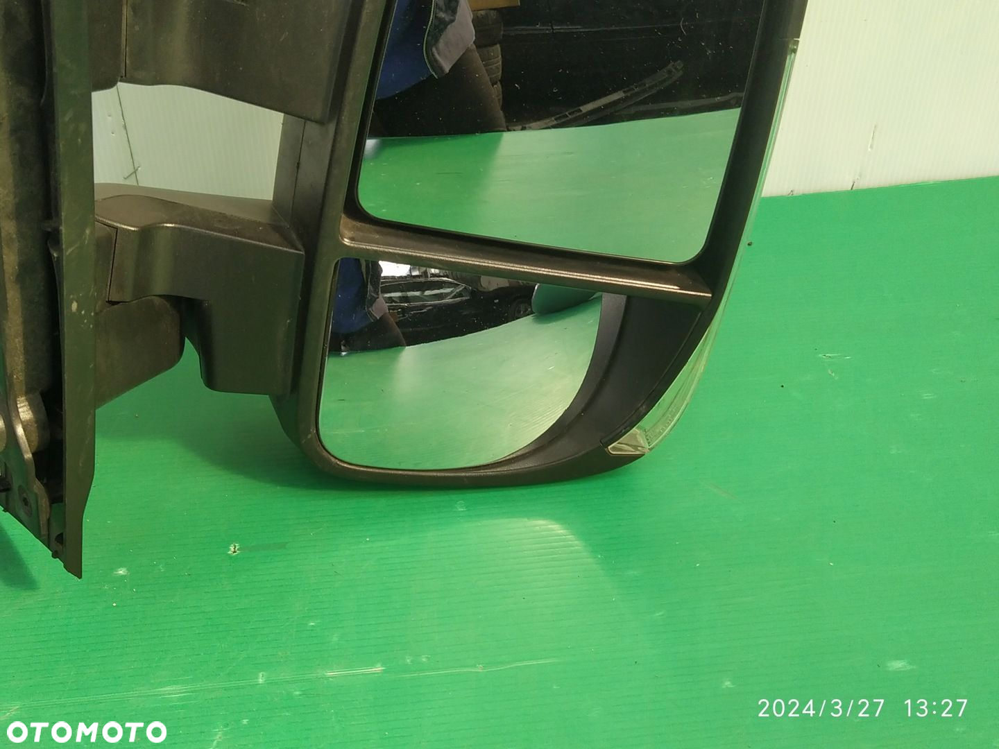 LUSTERKO PRAWE IVECO DAILY IV 25 PIN 5802028037 - 3