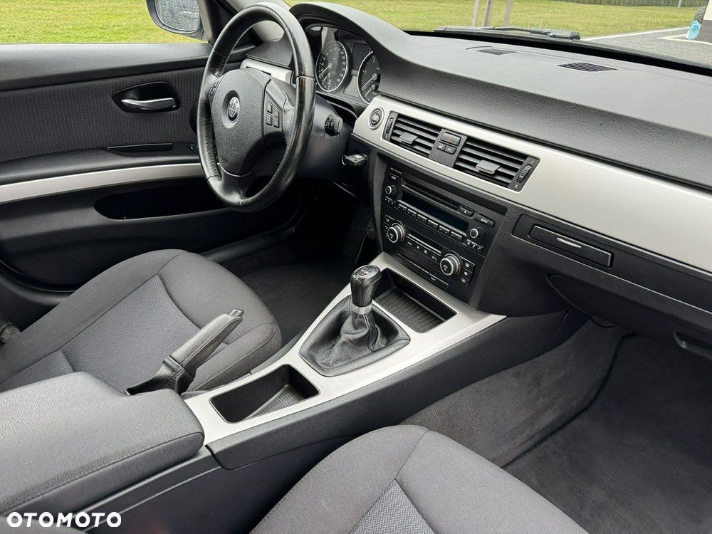 BMW Seria 3 - 25