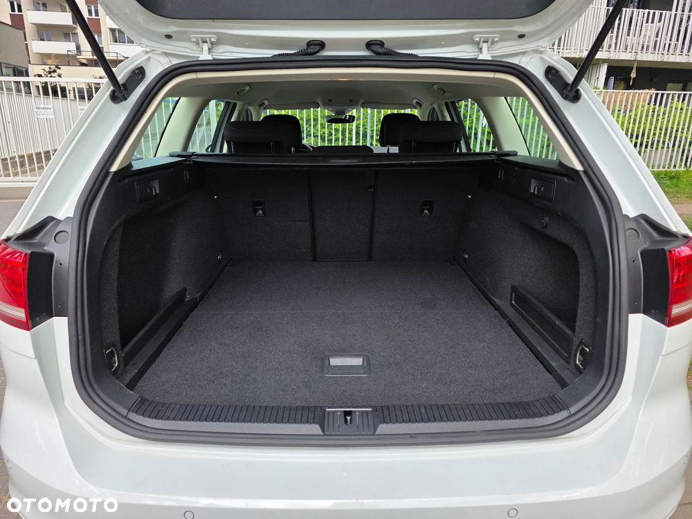 Volkswagen Passat 2.0 TDI SCR Comfortline - 31
