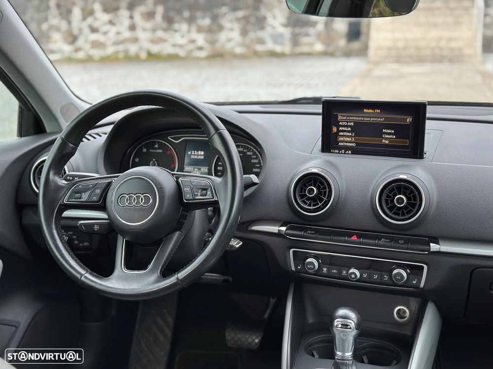 Audi A3 Sportback 1.6 TDI S tronic design - 33