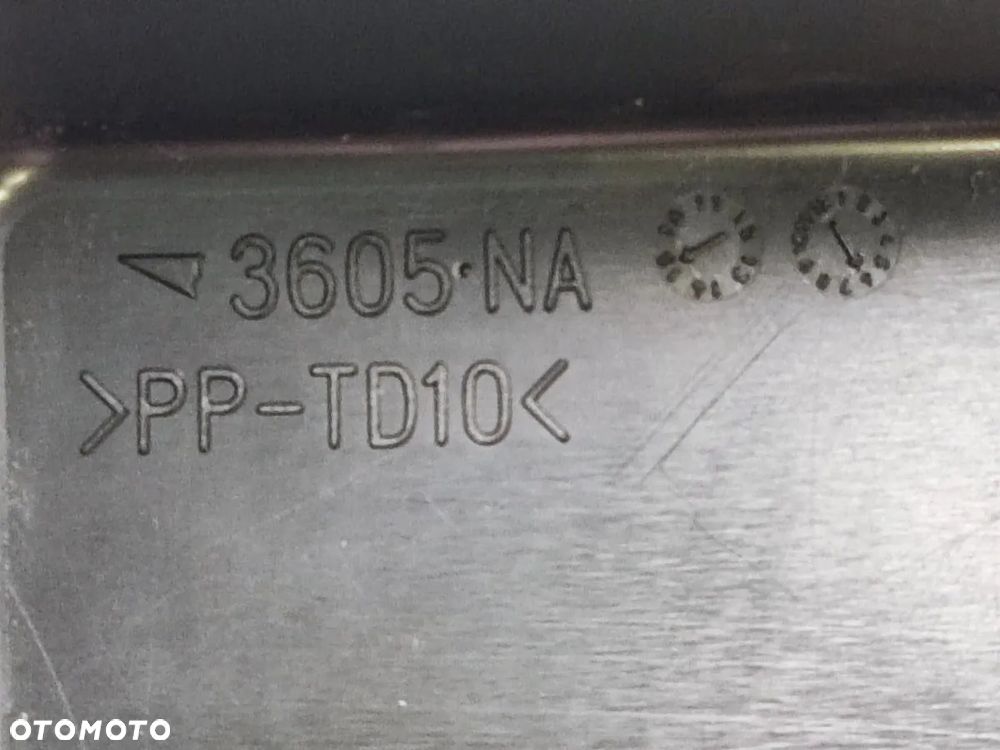 MITSUBISHI OUTLANDER PHEV 20-22r Pokrywa Skrzynki Bezpieczników - 6