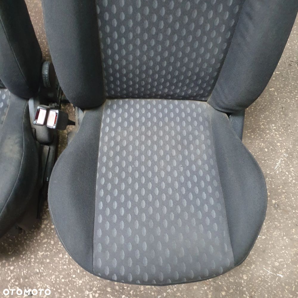 FORD FIESTA MK6  POSZYCIE FOTELA LEWE PRAWE 05R - 2