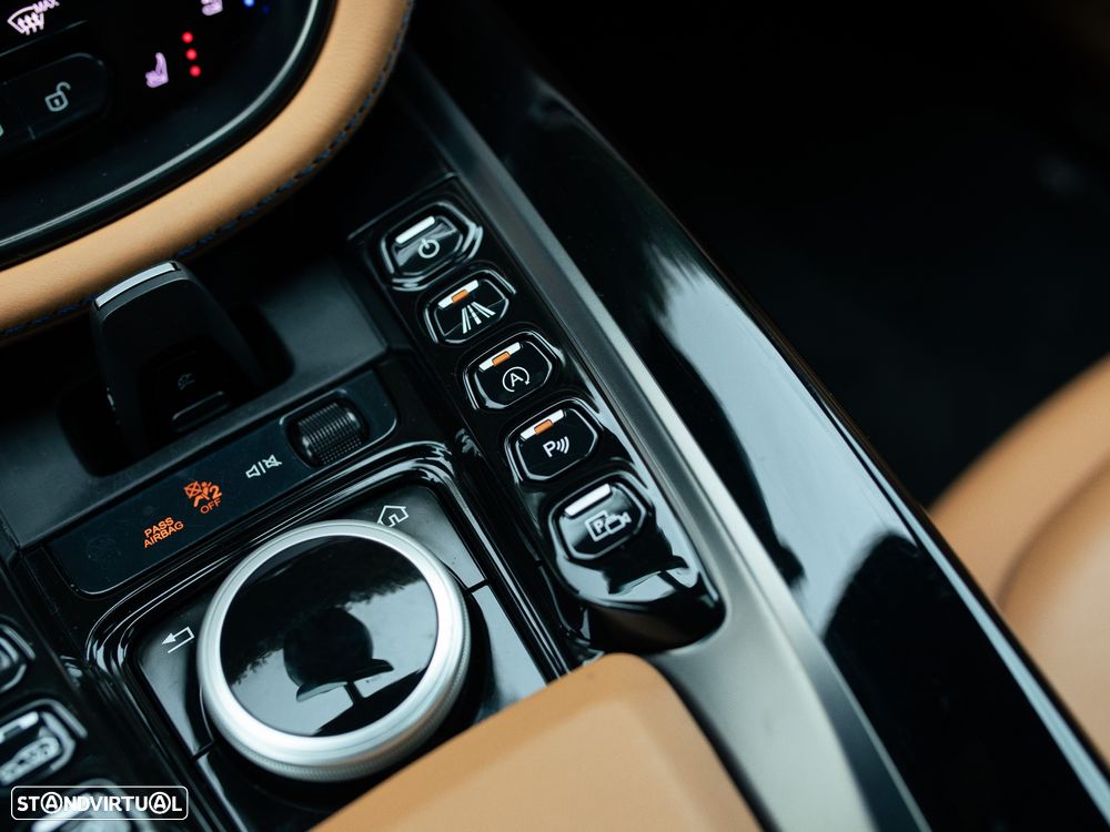 Aston Martin DBX Standard - 28