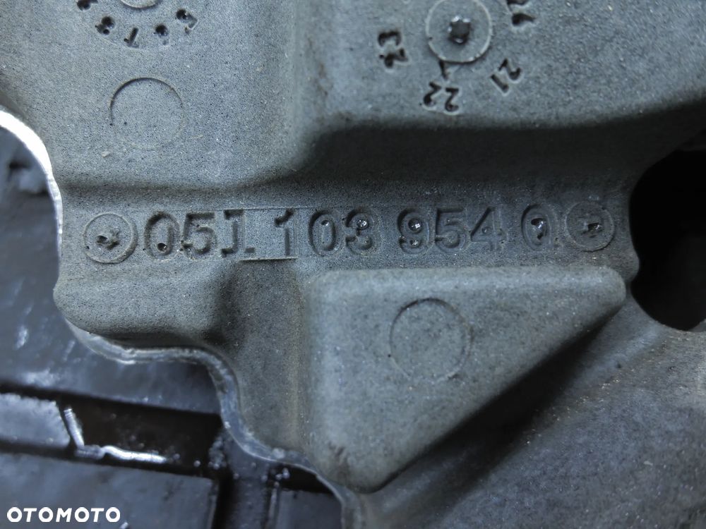 OSŁONA SILNIKA AUDI Q5 2.0 TDI DTP 80A - 2