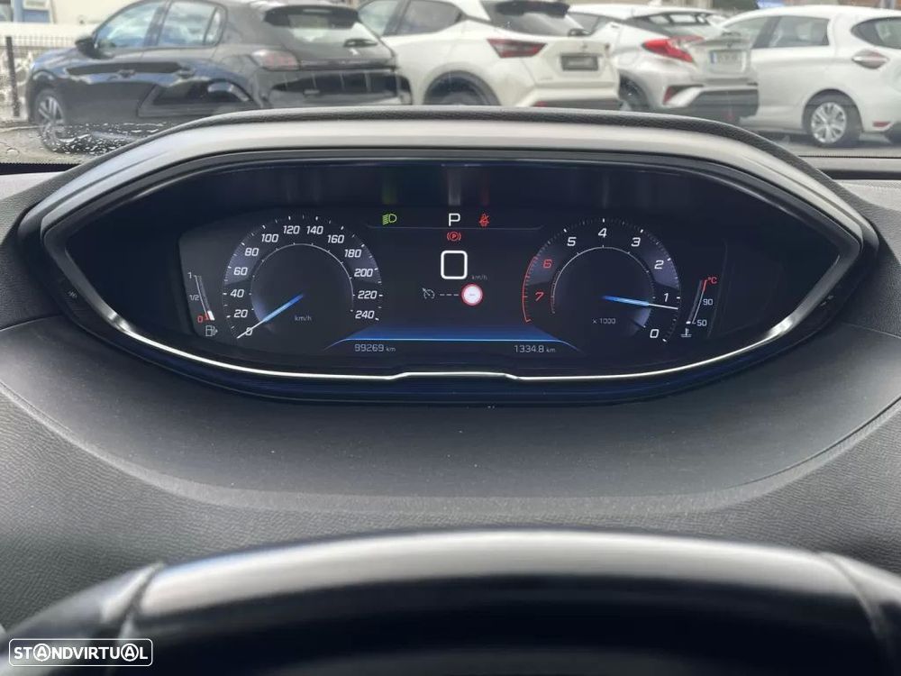 Peugeot 3008 1.2 PureTech Allure Pack EAT8 - 24