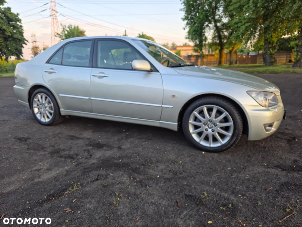 Lexus IS 200 Prestige - 23
