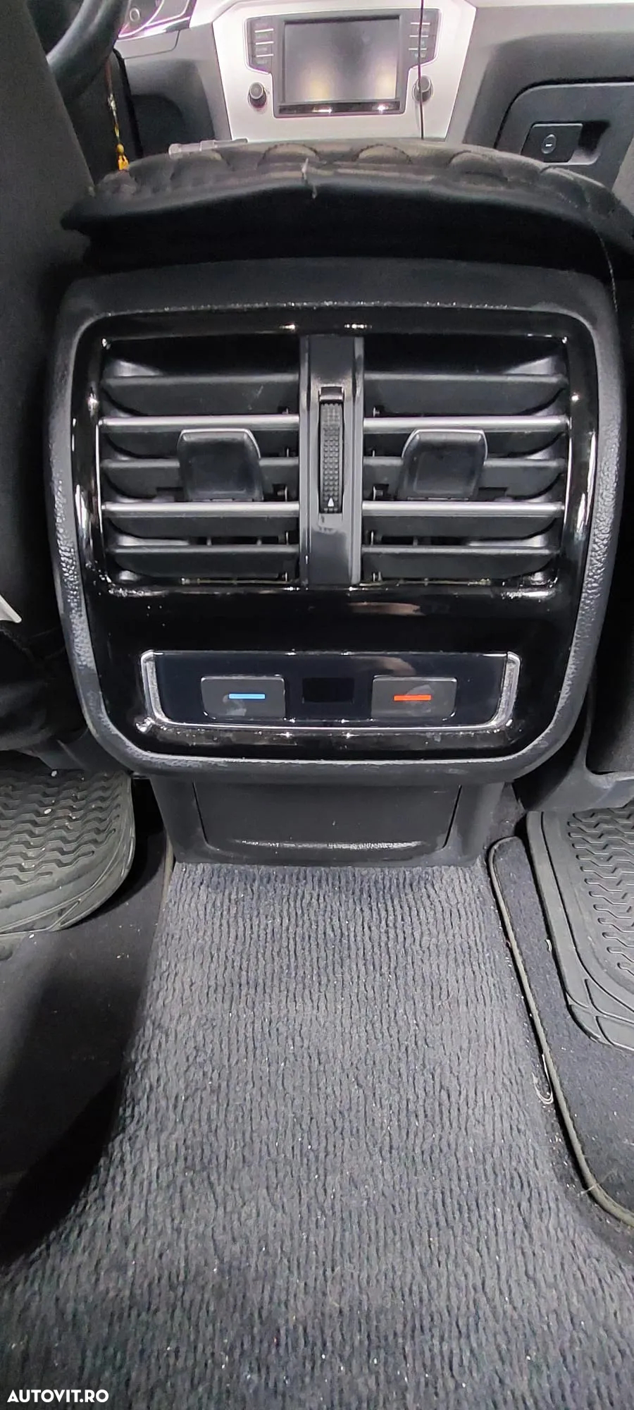 Volkswagen Passat Variant 1.6 TDI (BlueMotion Technology) DSG Comfortline - 16
