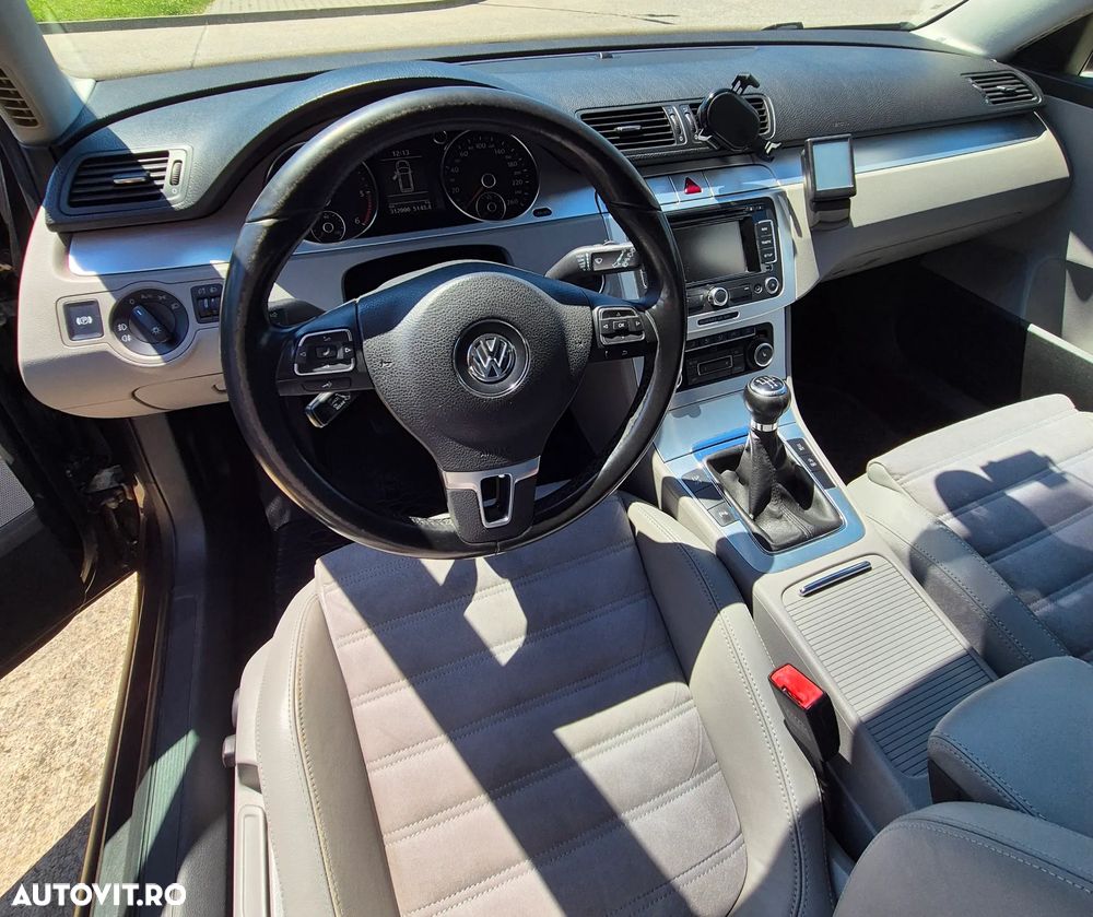 Volkswagen Passat 1.6 TDI BlueMotion Technology Comfortline - 2