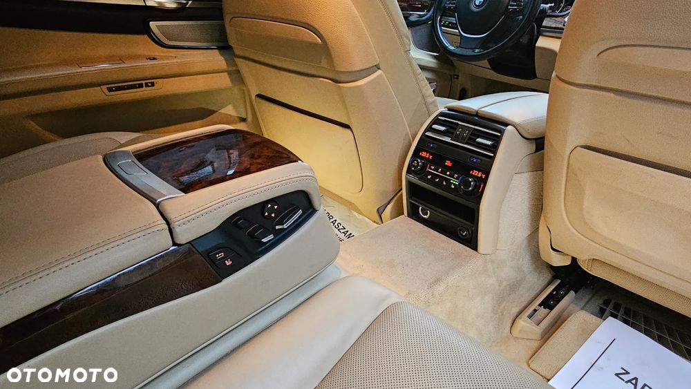 BMW Seria 7 750Ld xDrive - 16