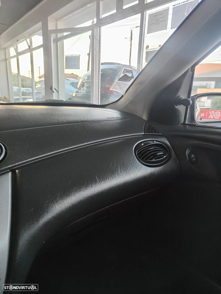 Ford Focus 1.4 Trend - 31