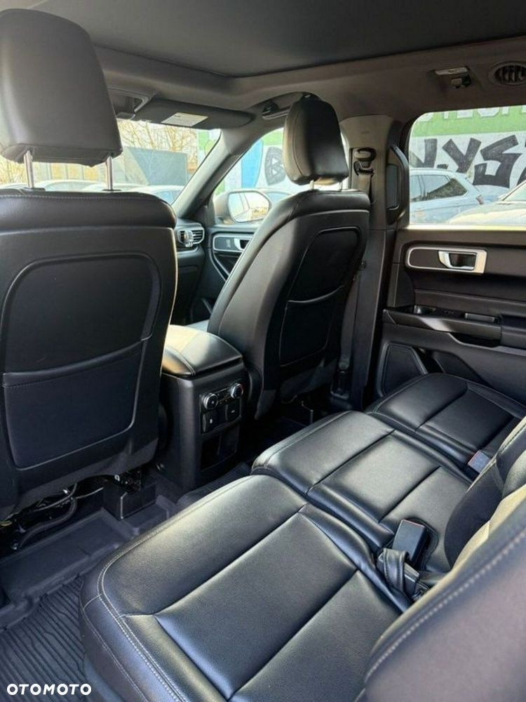 Ford Explorer - 38
