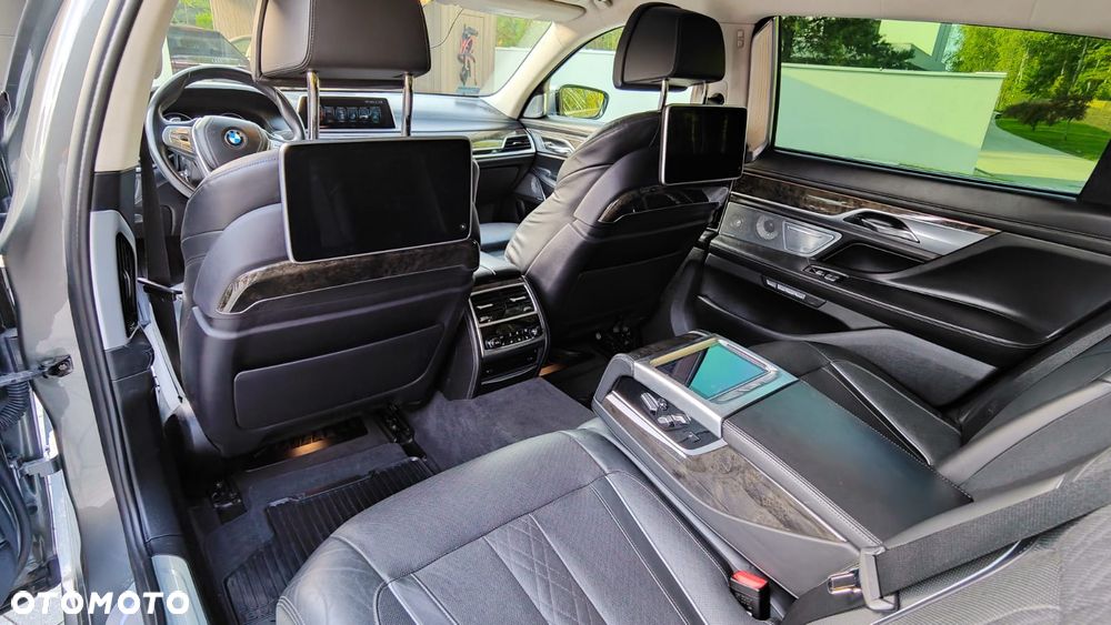 BMW Seria 7 750Li Edition Exclusive - 15