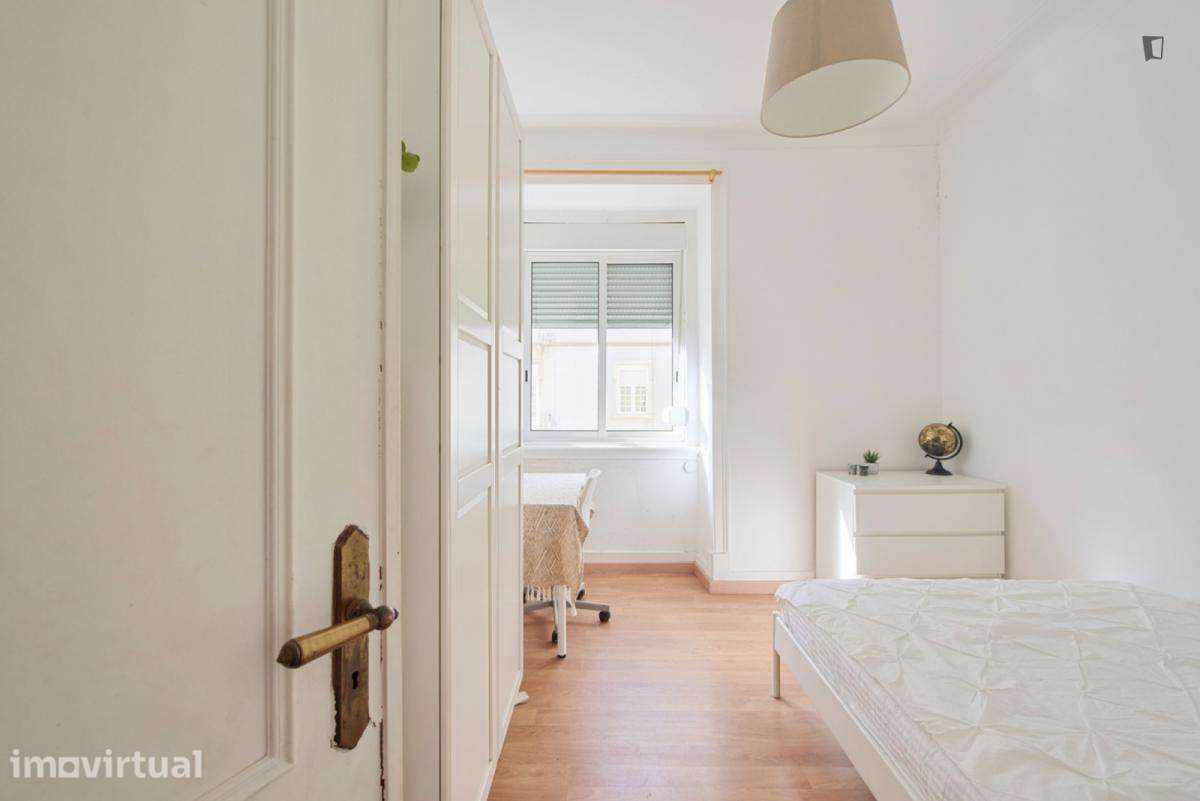 Quarto - localizado em Alameda Lisbon - Grande imagem: 2/16