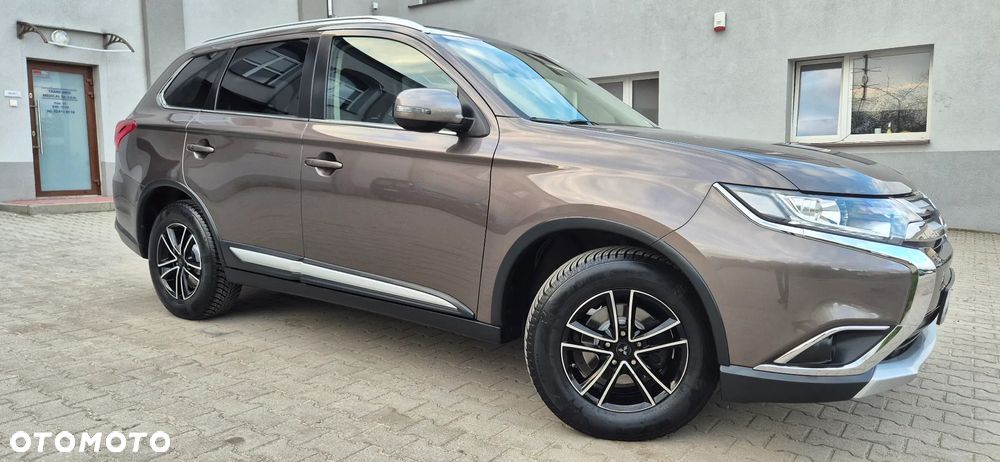 Mitsubishi Outlander 2.0 2WD Diamant Edition - 31