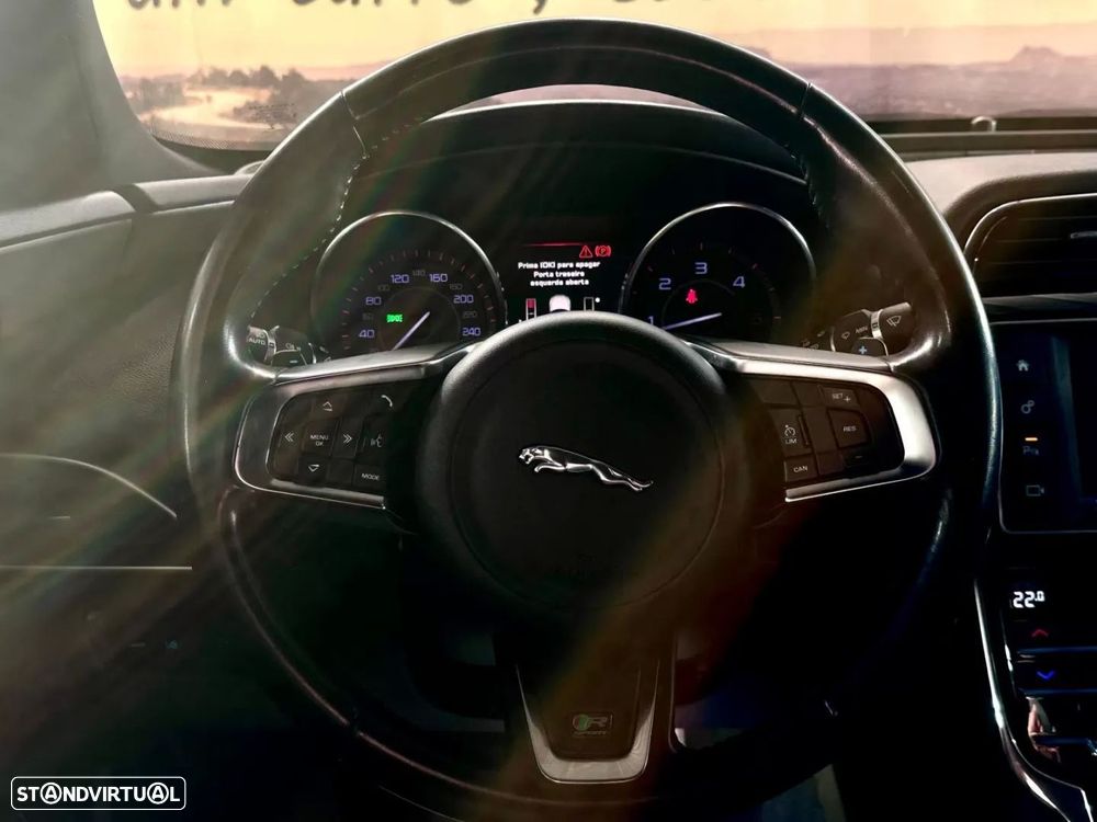 Jaguar XE 2.0 D R-Sport Aut. - 21