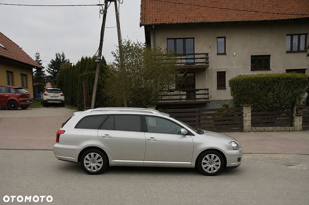 Toyota Avensis 1.8 VVT-i Sol Premium - 7
