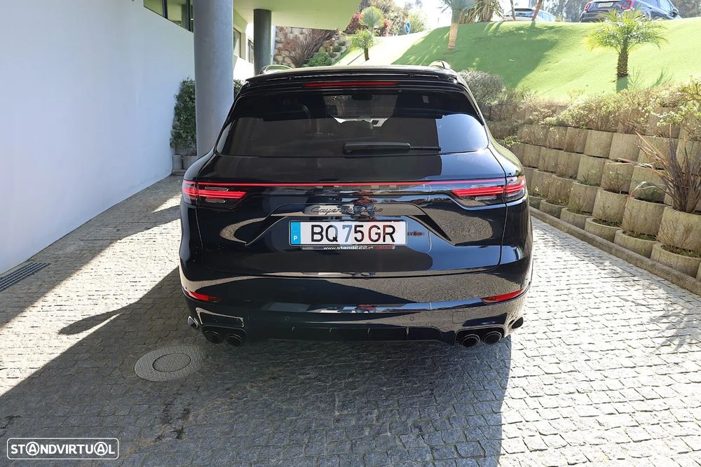 Porsche Cayenne Turbo - 15