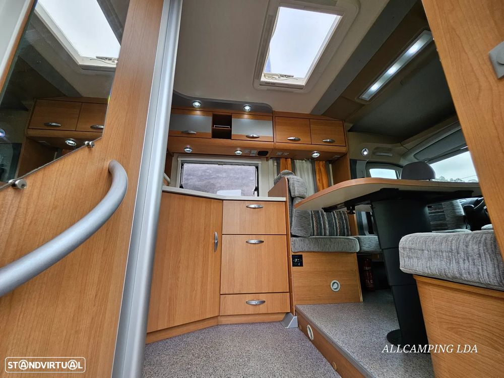 Knaus Sport TI CAMA FRANCESA SALÃO FACE TO FACE - 46