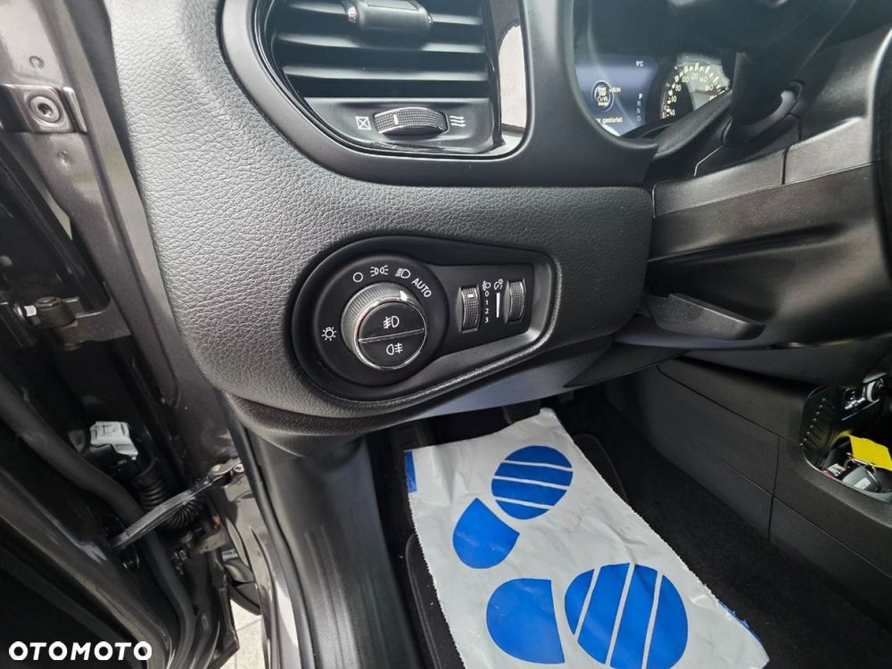 Jeep Renegade - 12