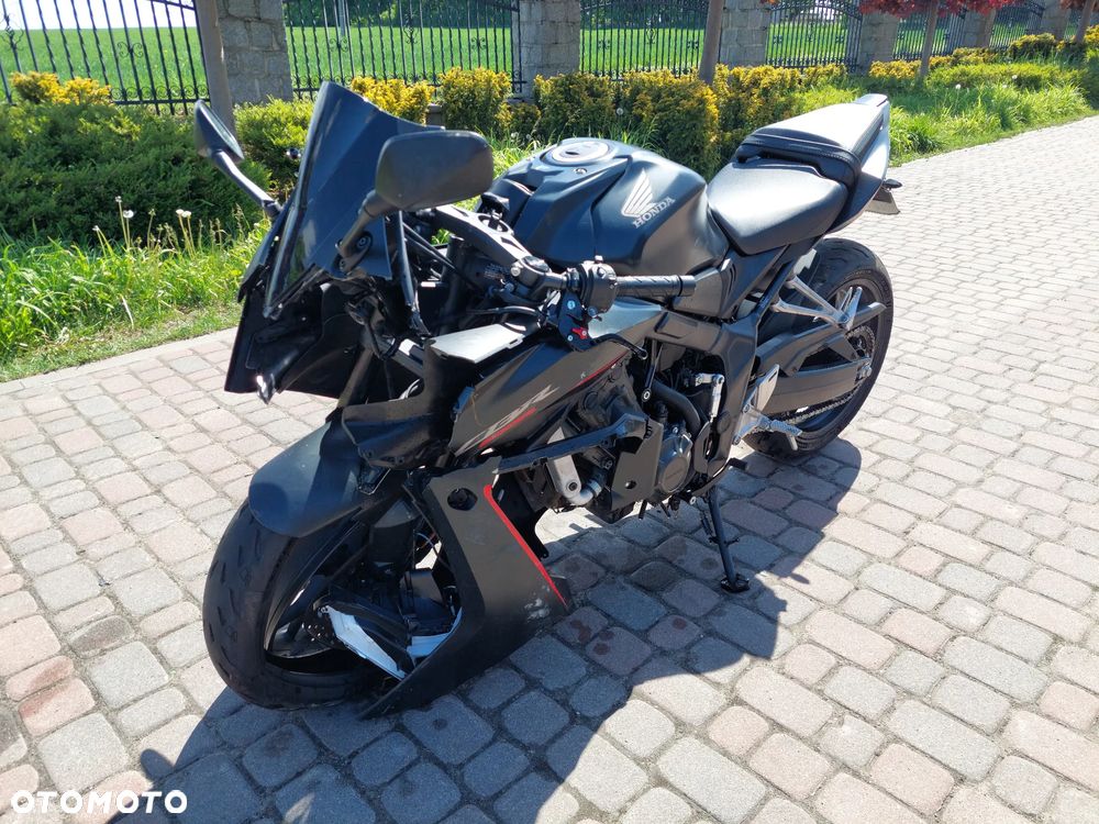 Honda CBR - 1