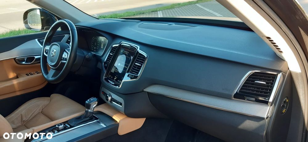Volvo XC 90 - 31