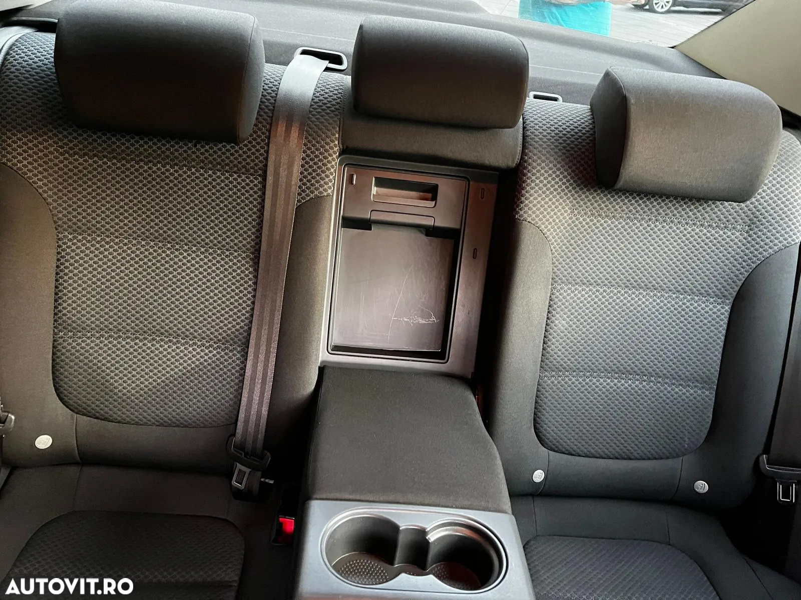 Volkswagen Jetta - 9