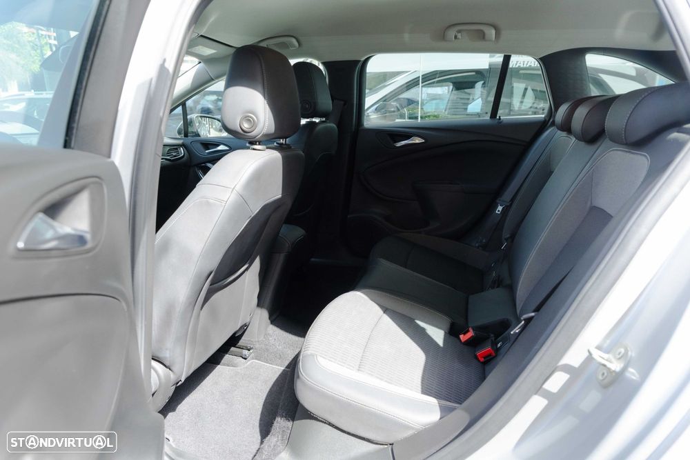 Opel Astra Sports Tourer 1.5 D Design & Tech S/S - 17