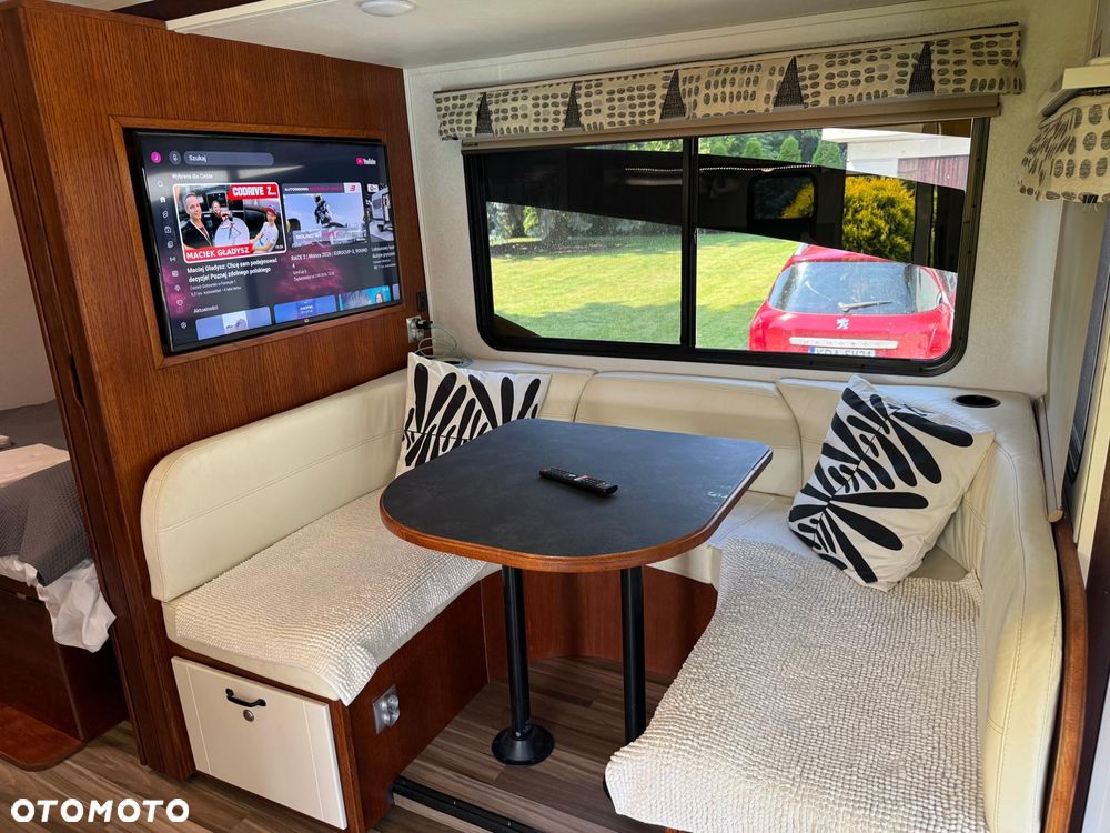 Mercedes-Benz Sprinter - 10