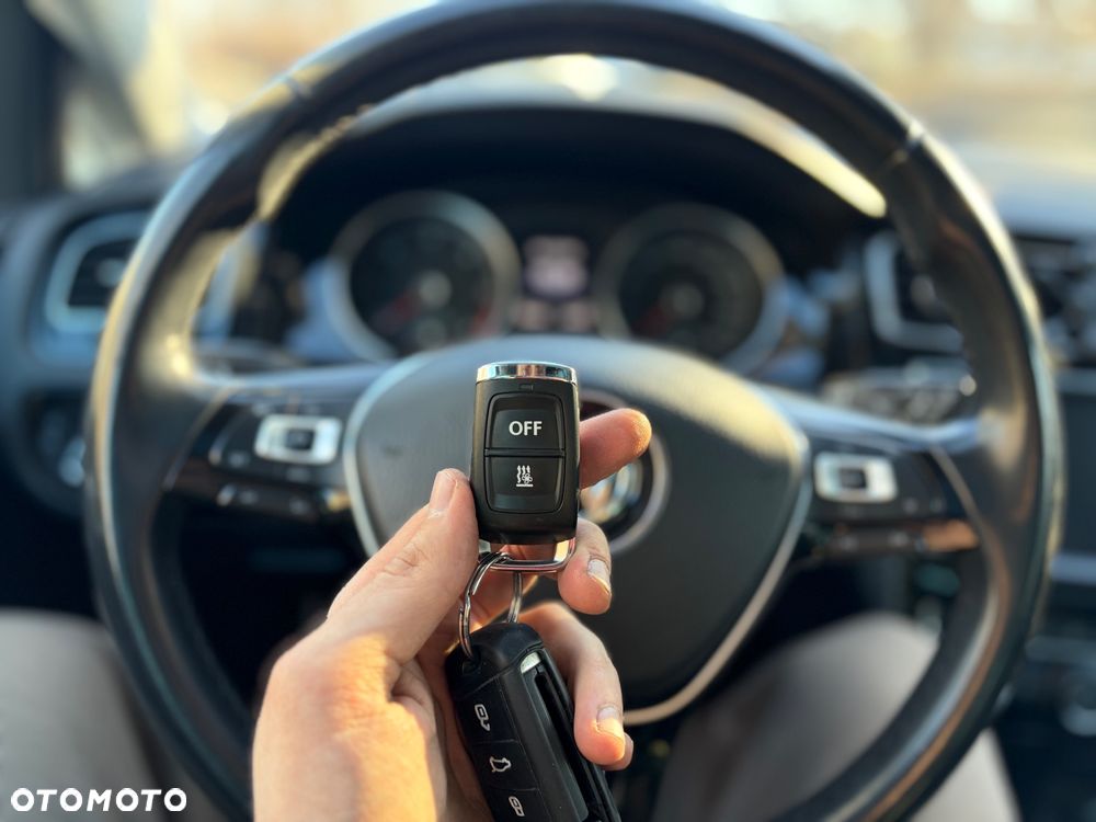 Volkswagen Golf 2.0 TDI SCR DSG Highline - 22