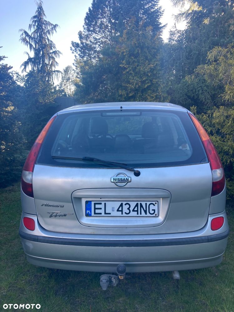 Nissan Almera Tino - 2