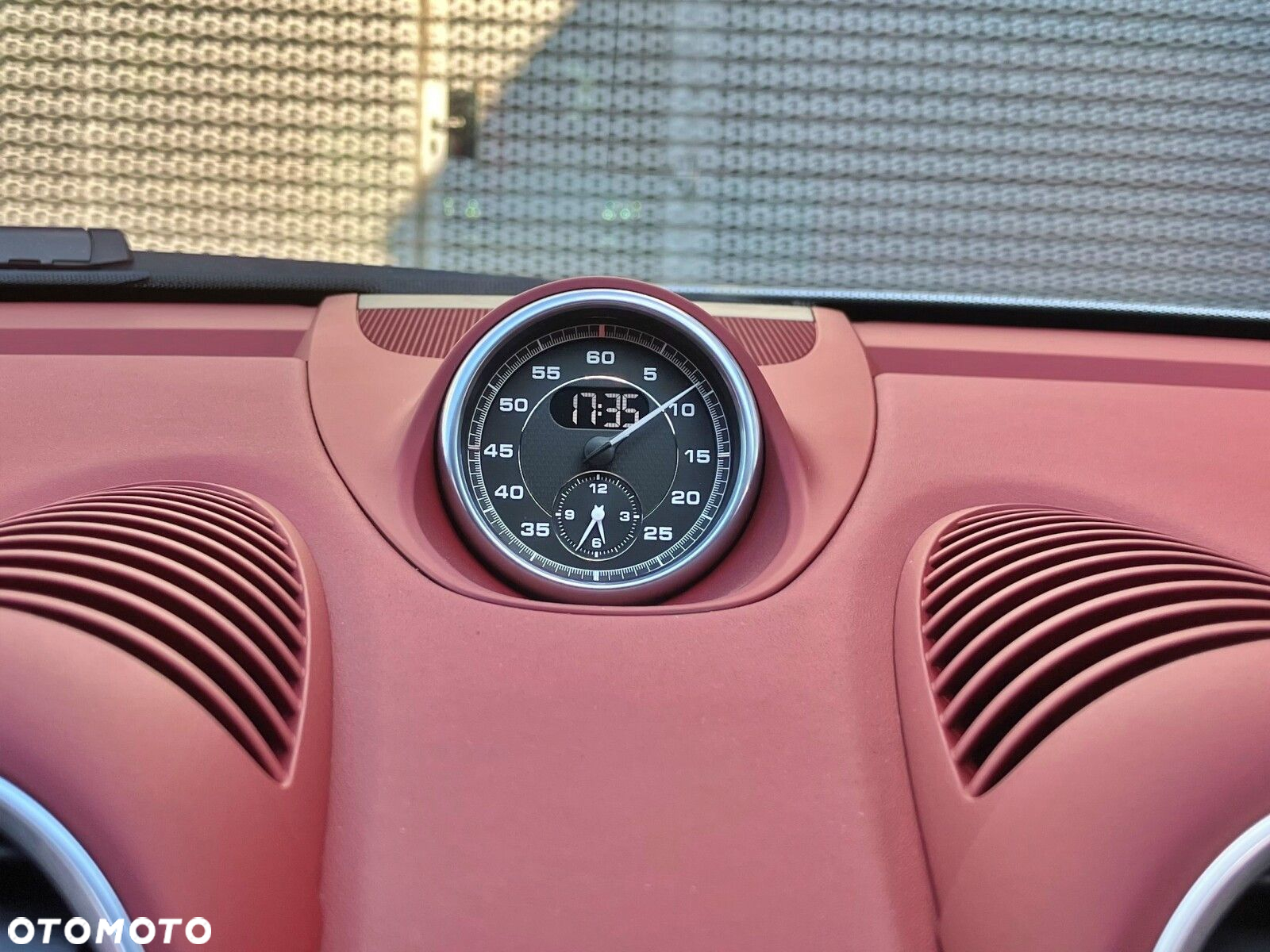 Porsche 718 Spyder - 22